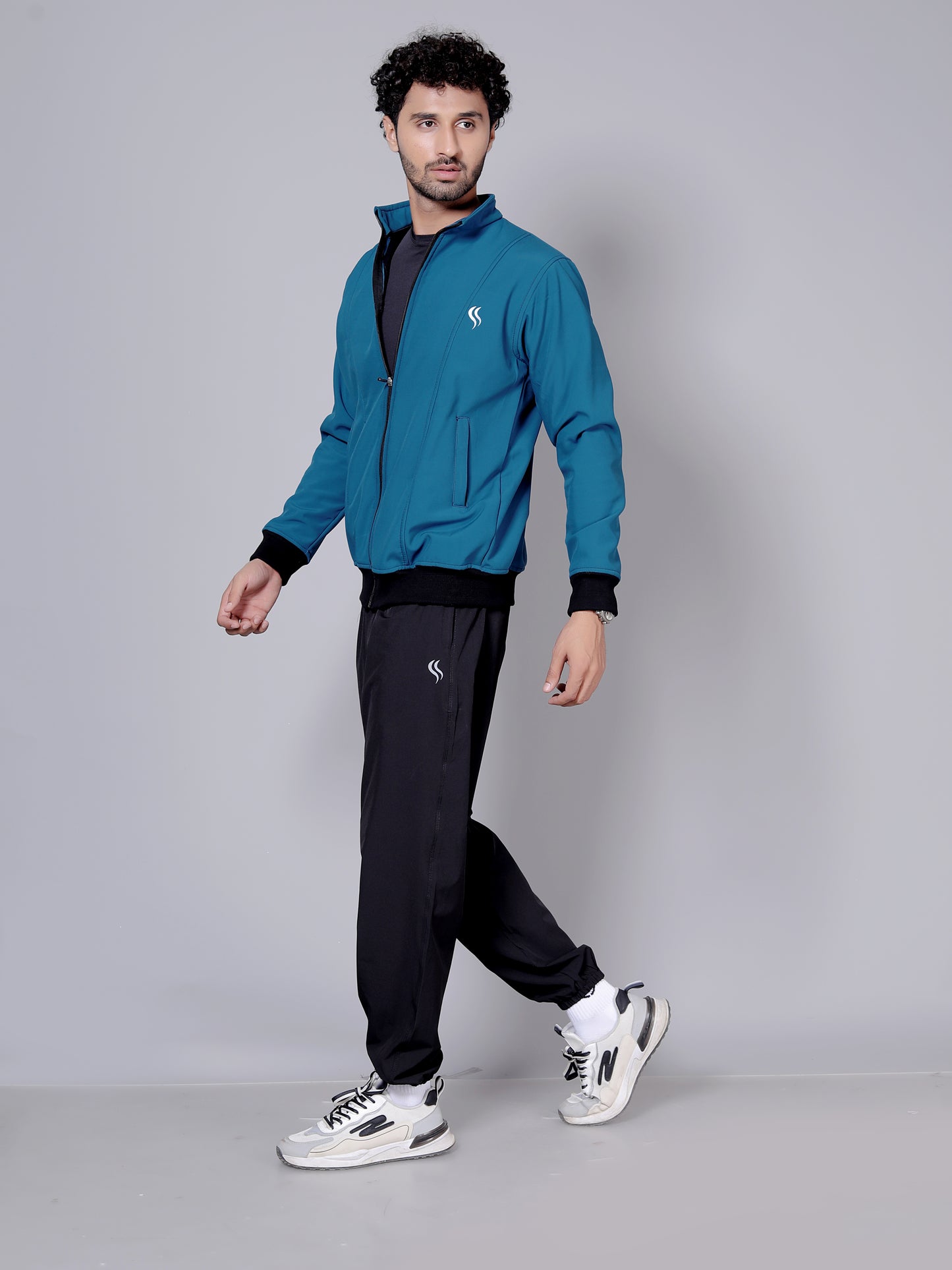 Jacket and joggers workout combo | Blue jacket and black jogger