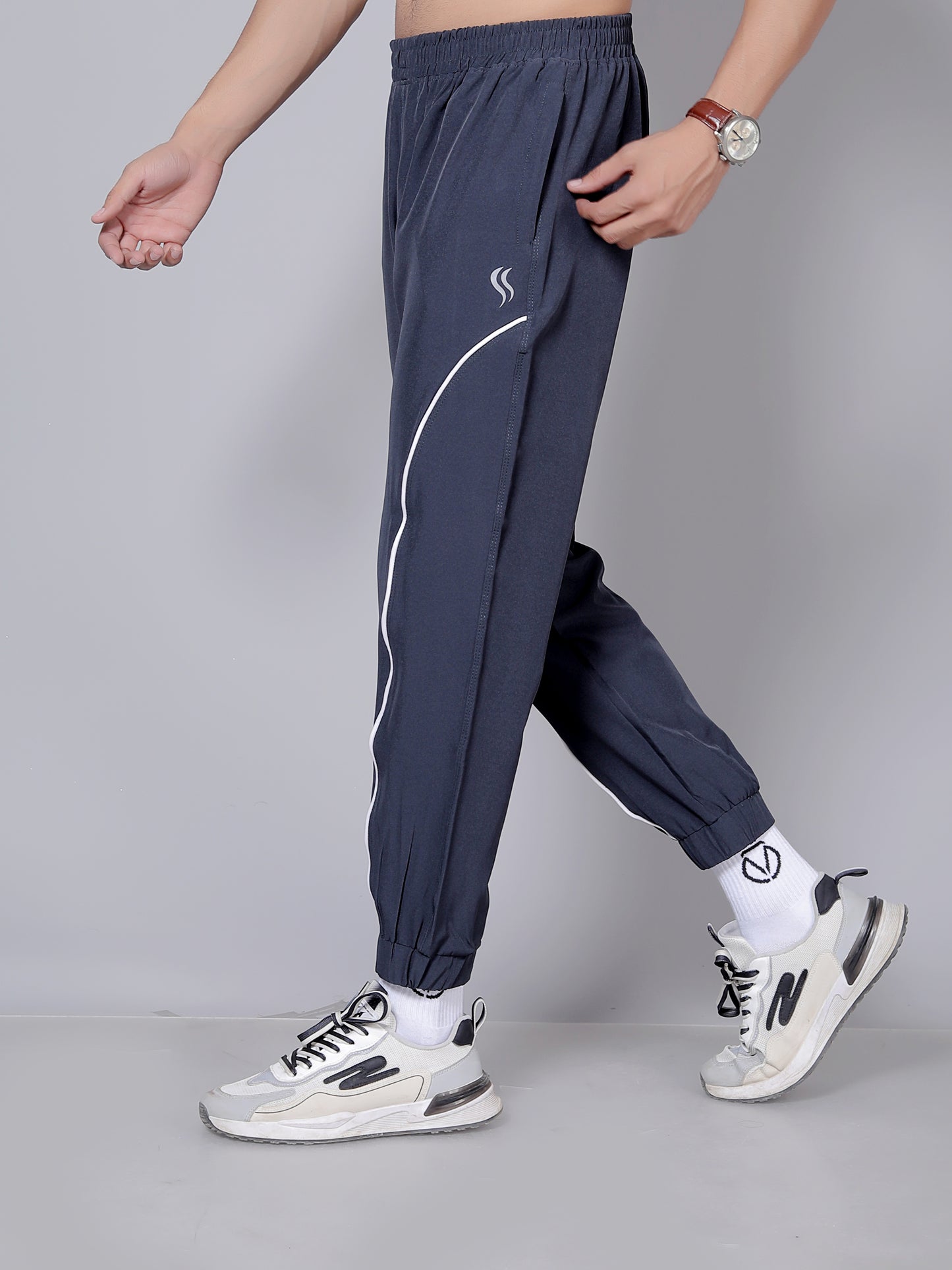 Dark grey stripped Jogger | Stretchable and comfortable