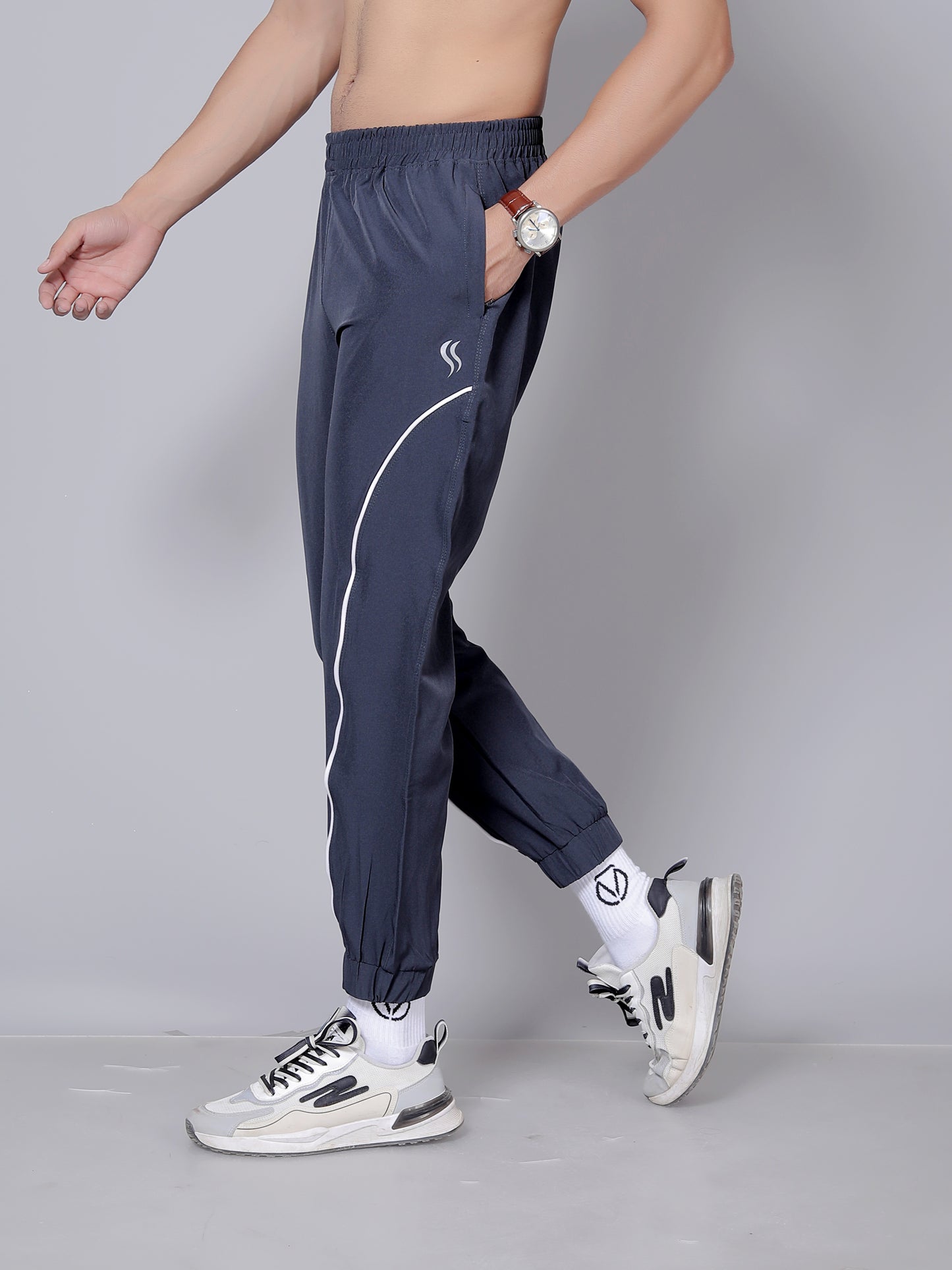 Dark grey stripped Jogger | Stretchable and comfortable
